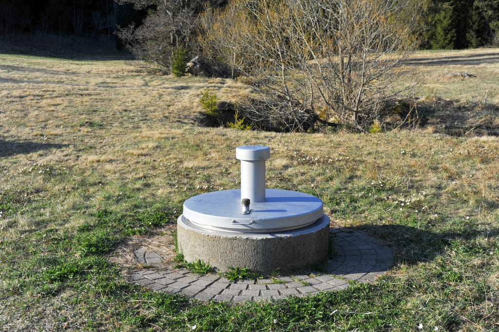 Gülle im Wasser aus privater Quelle