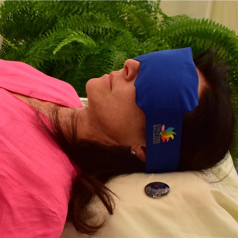 Image of EDELSTEIN BALANCE® Augenkissen BLAU / IN FLUSS KOMMEN