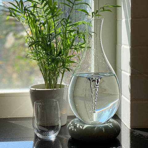 Image of MAYU® SWIRL Wirbelkaraffe (1.5l) / DOLOMIT