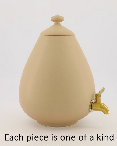 Image of MINNICO® Keramik Getränkespender (5l) Porzellan-Ei + Gratis-Ständer / GOLDSAND