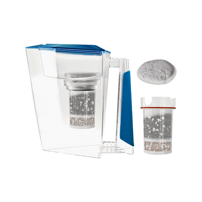MAUNAWAI KINI® FIlterkanne mit 2. Filterset + Edelsteine-Mix Gratis / BLAU
