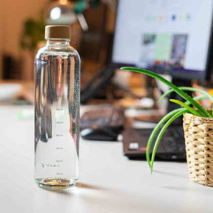 CARRY Glasflasche (1L) / HYDRATION (mit Volumenmarkierung)