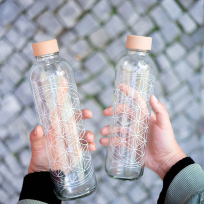 CARRY Glasflasche (1L) / FLOWER OF LIFE