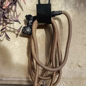 byBenson®  Gartenschlauch-Aufhänger (Metall Schwarz)